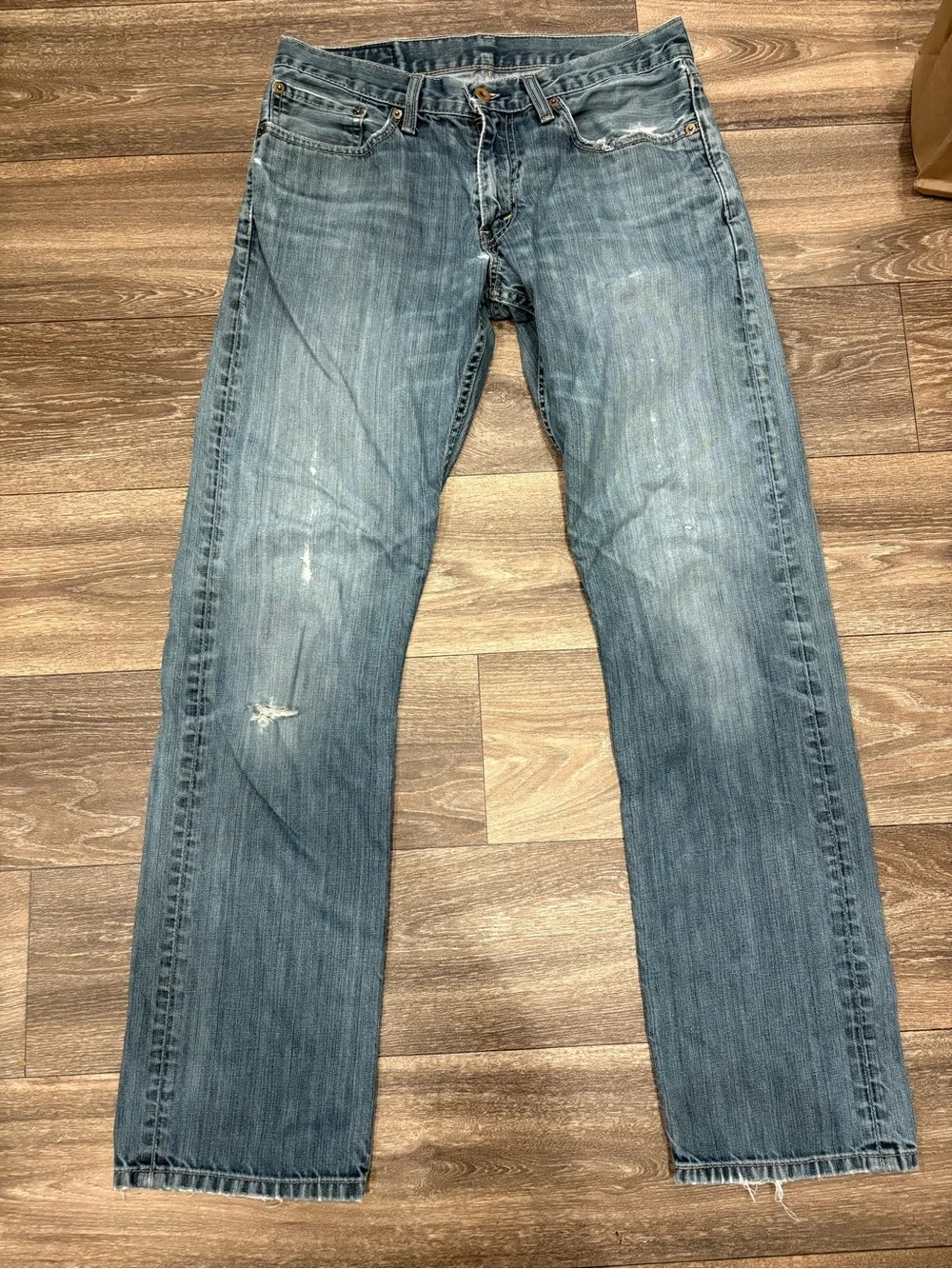 Levi's 514 Men's Light Blue Straight Jeans Size 32 x 34 Distressed